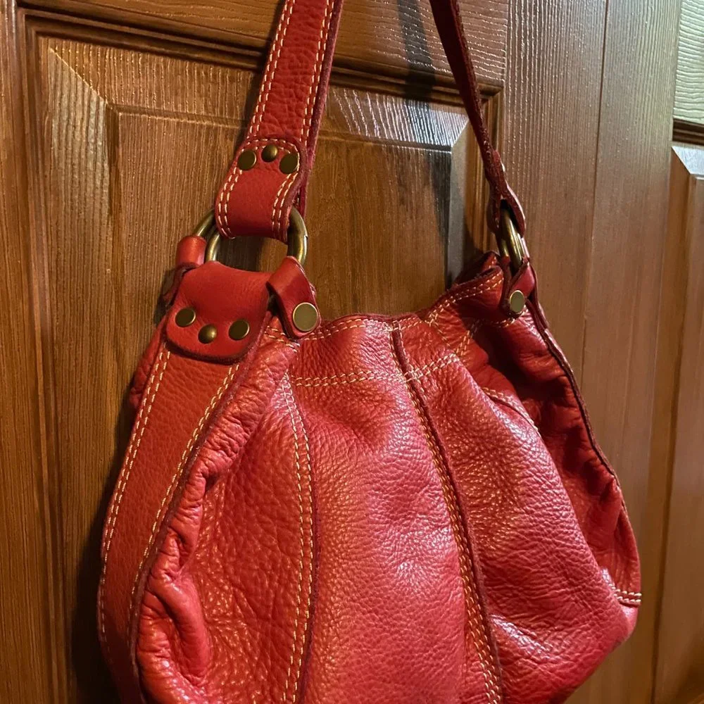 Lucky Red LeatherPebble Hobo bag - Picture 2 of 9